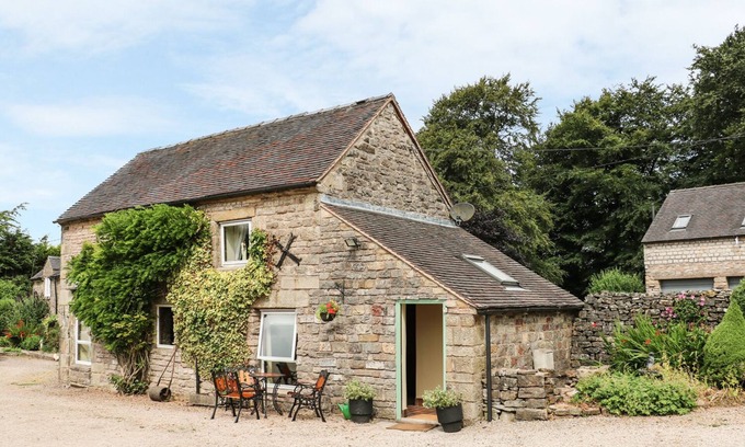 Cauldon Low Cottage | THE COTTAGE, pet friendly, with open fire in Waterhouses