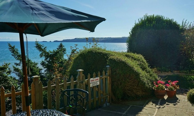 Wiseman's Bridge Cottage | The Cottage - Sea Views, Direct Access to Beach