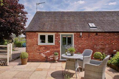 Ashbourne House | The Couple's Retreat