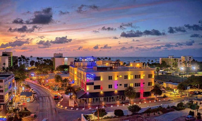 Palm Beach Apartment | The Cove - Condo Hotel - Palm Beach Strip