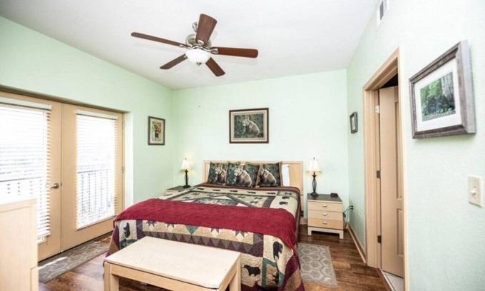 Pigeon Forge Condo | The Cove - Unit 1302 - FREE Attraction Ticket with EACH night Stay Including Dollywood