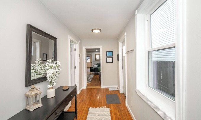 Latonia House | The Covington Cottage – Modern 2 BDR Charmer Close to Downtown