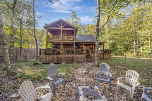 Blue Ridge House | The cozy cabin get away with hot tub
