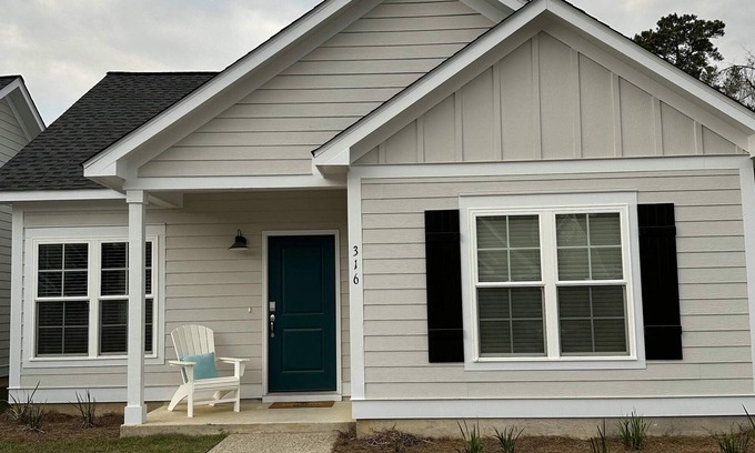 Thomasville House | The Cozy Cottage Summ