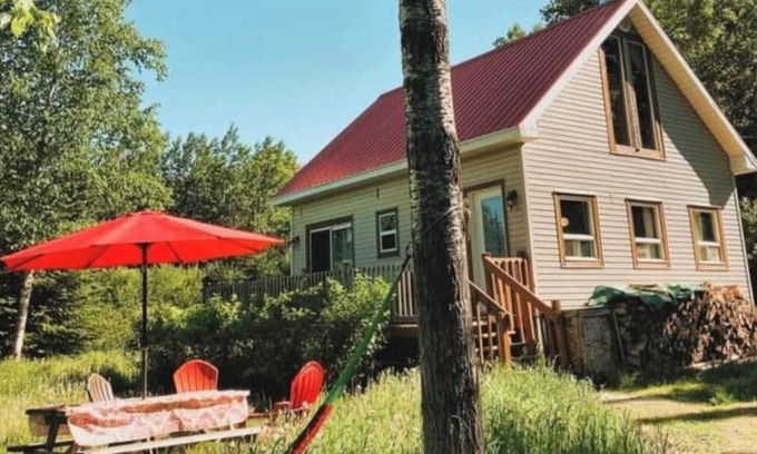 Saint-Magloire Ski Chalet | The Cozy Little Cabin - Perfect for Fishing & Hiking