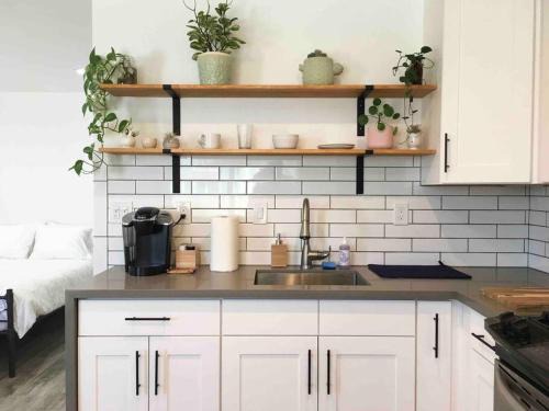 El Camino Village Apartment | The Cozy Oasis - A Renovated and Modern Studio near LAX + SoFi + Beaches + Freeway