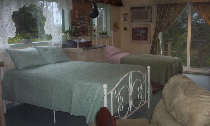 Livingston Manor Bed & Breakfast | The Craft Room B&B