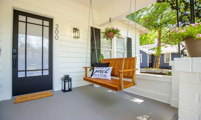 Valdosta House | The Cranford Cottage Historic Cozy Centrally Located in Valdosta