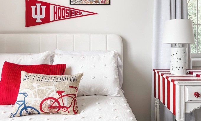 Bloomington Condo | The Cream & Crimson Condo - Downtown: 2 Bedrooms, 2 Baths, Sleeps 5