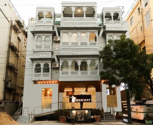Mali Colony Hotel | The Crescent