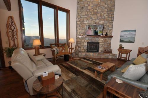 Sugar Mountain Apartment | The Crest 200C condo