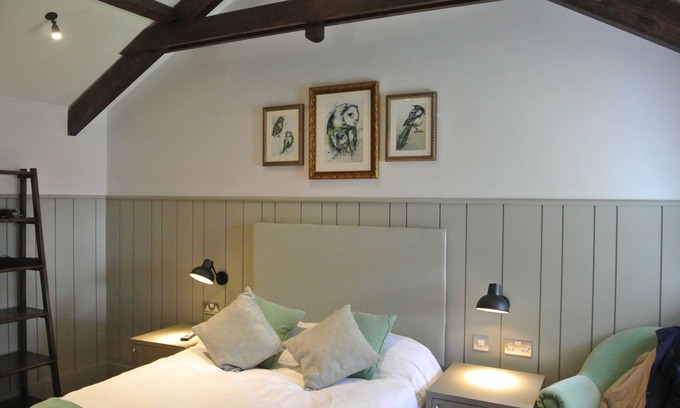 Clifton Hotel | The Crown Pub Dining Rooms