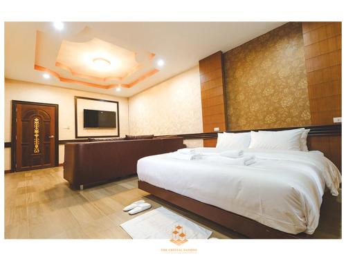 Ranong Apartment | The Crystal Ranong 301 Balcony king room