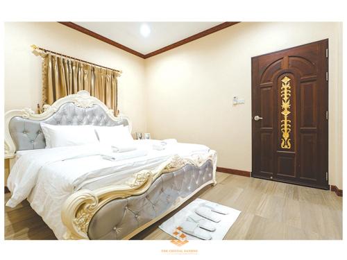 Ranong Apartment | The Crystal Ranong 302 Queen suit pod