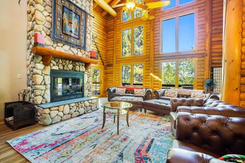 Groveland House | The Cub Inn