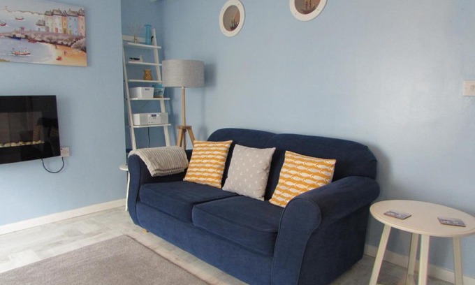 Brixham Apartment | The Cuddy - Apartment with garden