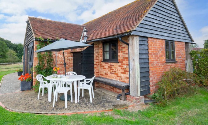 Bodle Street Green House | The Dairy Cottage in the beautiful Hailsham