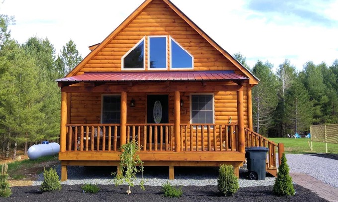 Wells Cabin | The Dakota, Family & Dog-Friendly Adirondack Cabin on Lake Algonquin