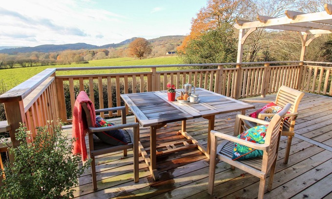 Hyssington House | THE DANISH HOUSE, pet friendly, with open fire in Church Stoke