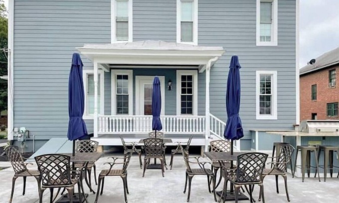 Moorefield House | The Dasher House