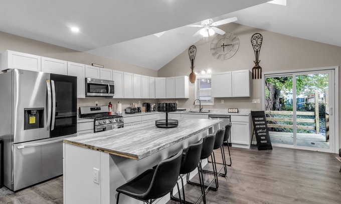 Buffalo House | The Davey Retreat