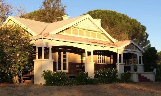 Crooked Brook House | The Dell Dardanup Homestead