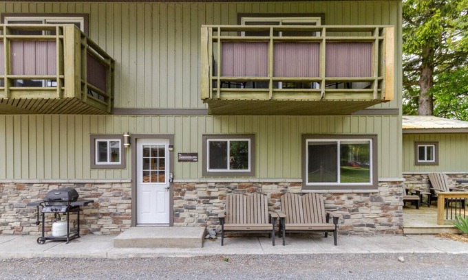 Bloomfield House | The Demorestville: PEC Getaway