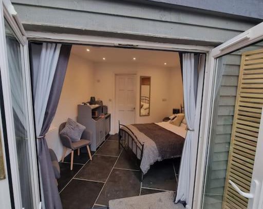 Braunton Apartment | The Den - A modern, quirky, self contained unit