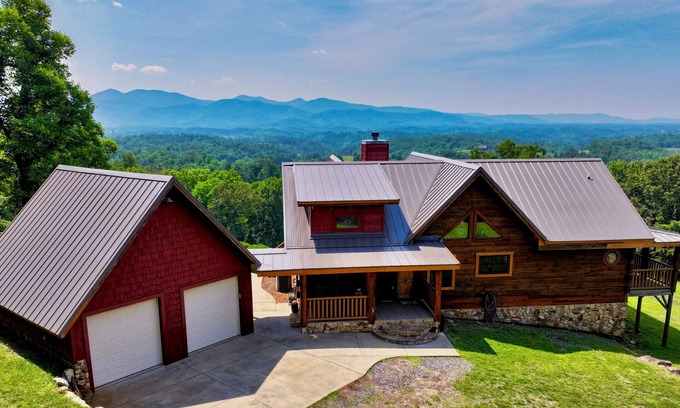 Mars Hill Other | The Den at Bear Roots Tree Farm - 4-bedroom cabin with AC, WiFi in Mars Hill