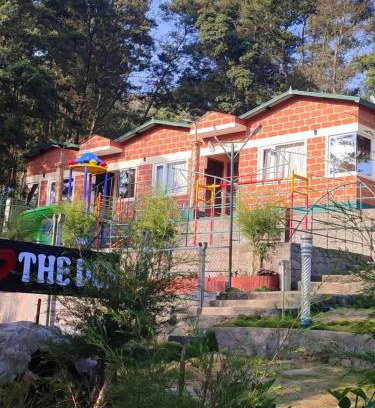 Kotagiri House | The den by the trees