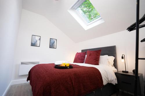Mill Road Apartment | The Den - KING BED, 5 min walk to City Centre