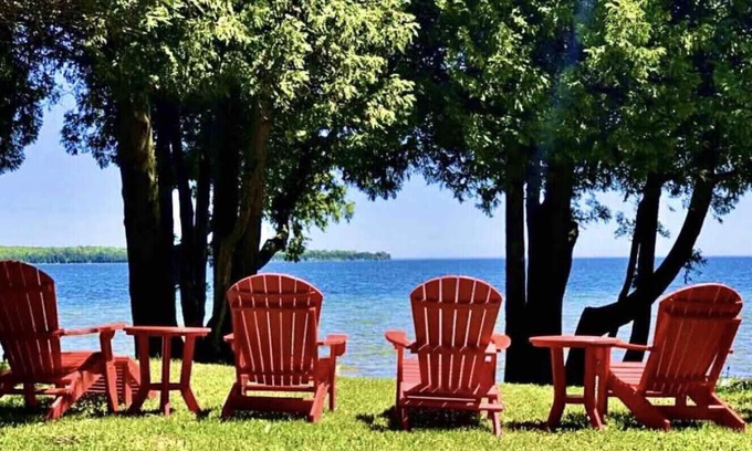 Rowleys Bay House | The DiSalvo Lakehouse