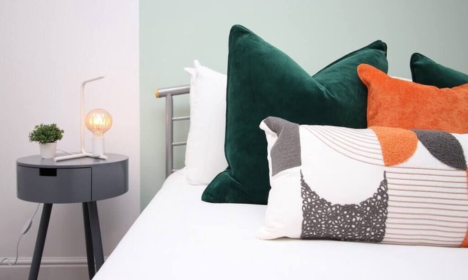 Newport House | The Dock House - Newport City Centre - Sleeps 7
