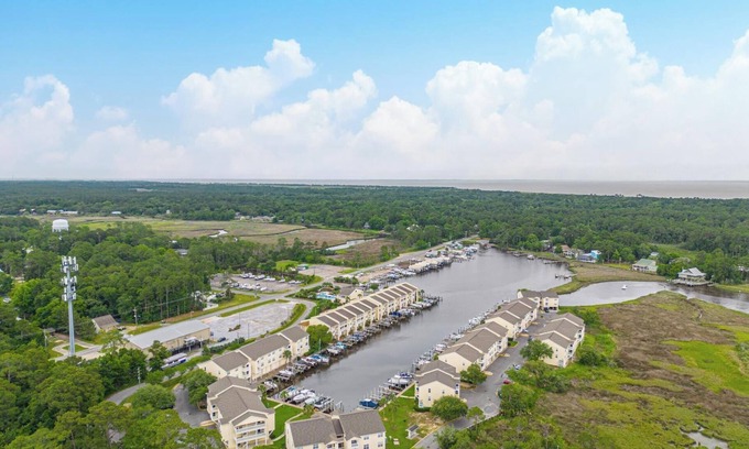 Gulf Park Estates House | The Dockside Haven: Ocean Springs Escape