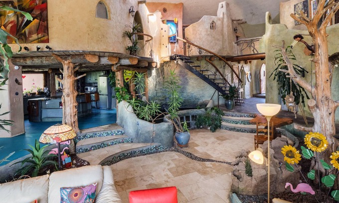 Arroyo Hondo House | The Dome House in Taos
