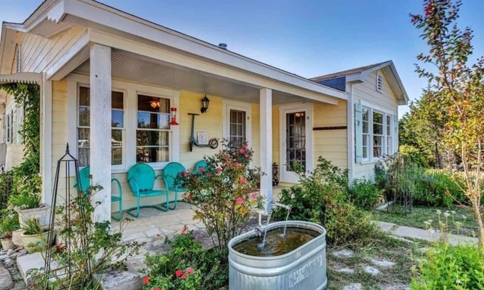 Grapetown House | The Dove House | Adorable/Firepit/Quaint/Private (by WTG)