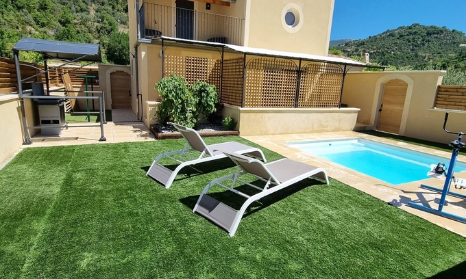 Montbrun-les-Bains House | The Dovecote at the Clos. House for 4 people with comfortable swimming pool.