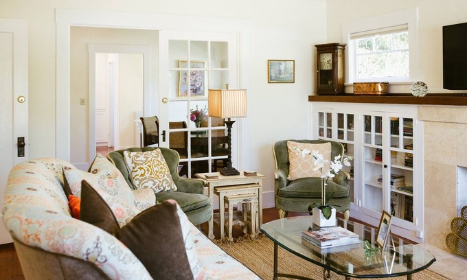 Downtown House | The Down Town House - Charming Bungalow In San Luis Obispo - Private parking!