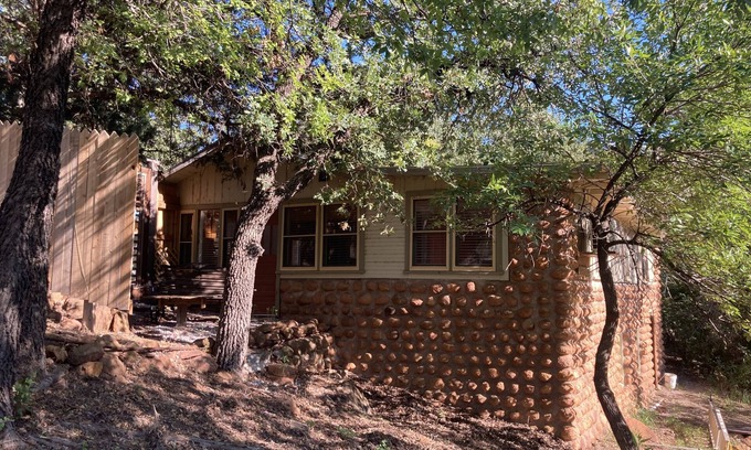 Medicine Park Cottage | The Dragonfly
