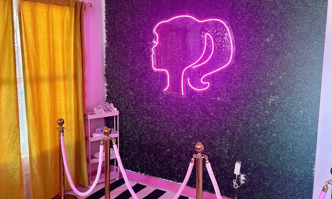 Glendale House | The Dream House Hideaway - Barbie Pool, 1 mile from Mattel Adventure Park