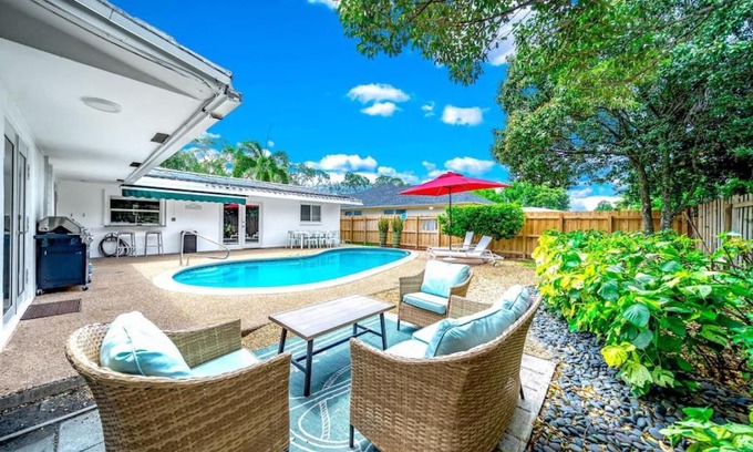 Imperial Point House | The Dreamcatcher - 4 Bed, 2 Bath, Private Heated Pool, BBQ, Game Room, Park