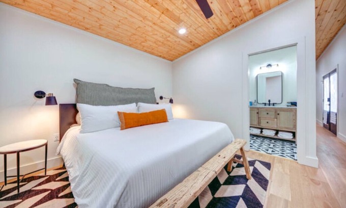 Warrenton Apartment | The Dreamer - Farmstead