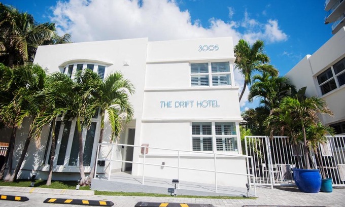Central Beach Hotel | The Drift Hotel