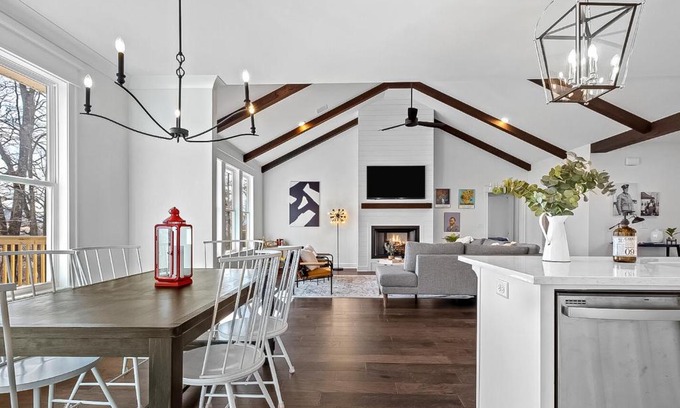 Bentonville House | The Dutchman