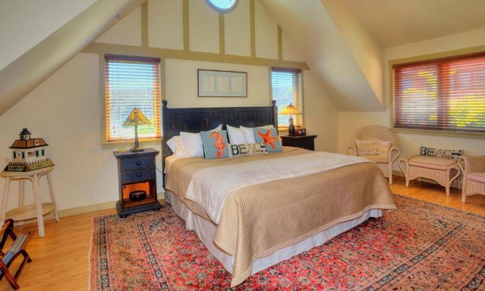 Winslow Hotel | The Eagle Harbor Inn