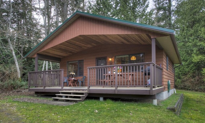 Regional District of Nanaimo Cabin | The Eagle's Cottage at Seacroft