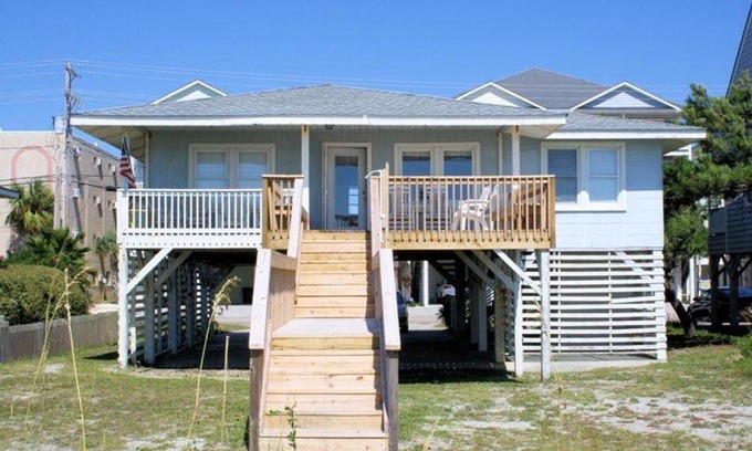 North Myrtle Beach House | The Earl by Seaside Vacations
