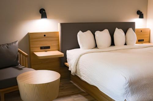 East Sandwich Hotel | The Earl of Sandwich Motel