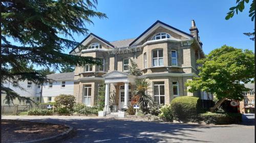 Epsom House | The Elder Guest House
