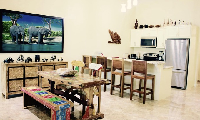 Manuel Antonio Apartment | The Elephant Castle: Beach front Penthouse